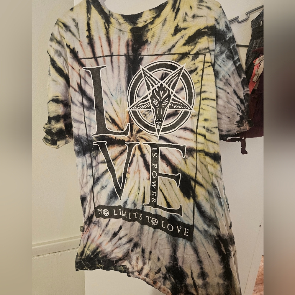 Tie-Dye Graphic T-Shirt